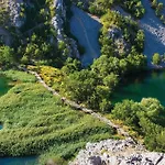Lovely In * Gornji Karin