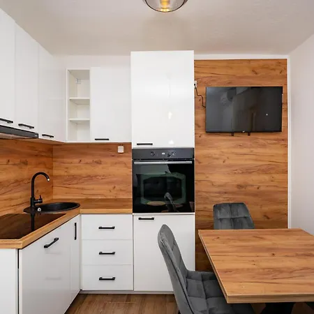 아파트 Awesome In With Kitchen 고르니 카린